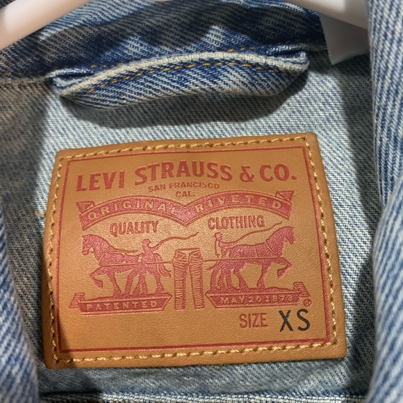 Levi's Jean Jacket - Picture 3 of 9